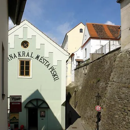 Pod Skalou 2* Písek