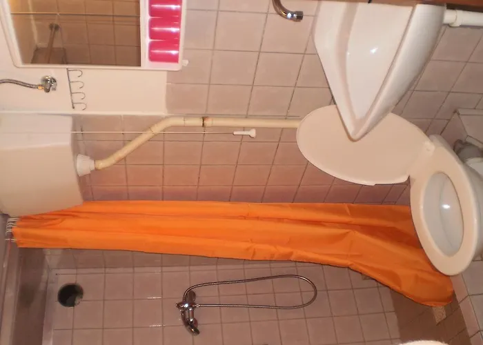 Pod Skalou Hotel 2*