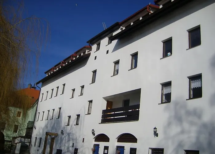 Hotel Pod Skalou 2*